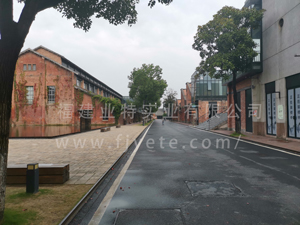 江西景德鎮(zhèn)陶機(jī)廠不銹鋼縫隙式排水溝案例